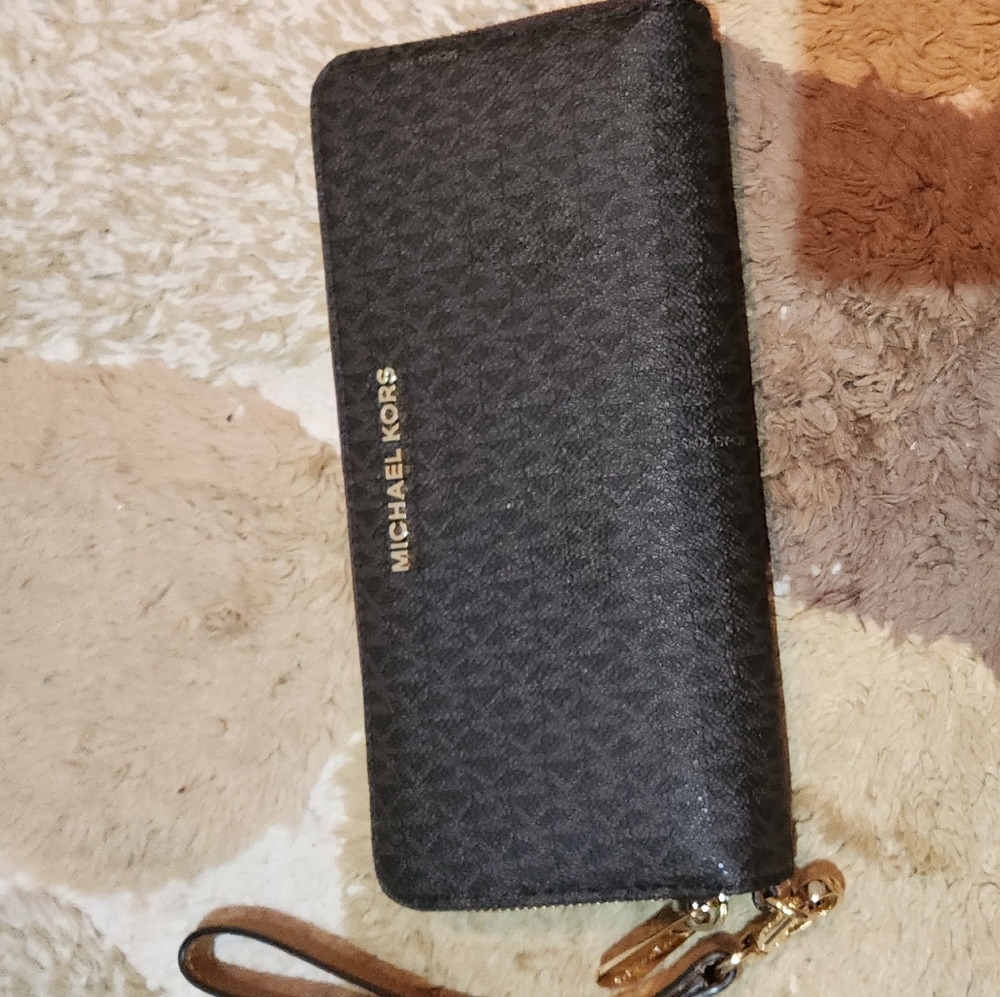 Michael kors wallet